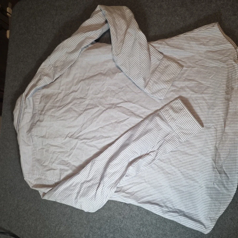 Ralph Lauren Purple White Pinstripe Longsleeve Button Up Boys Size 14 W1